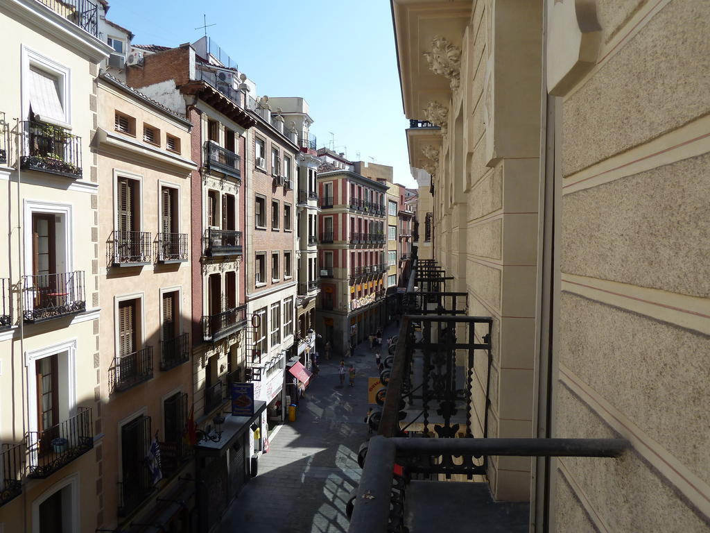 Hostal Mayor Madrid Exterior photo
